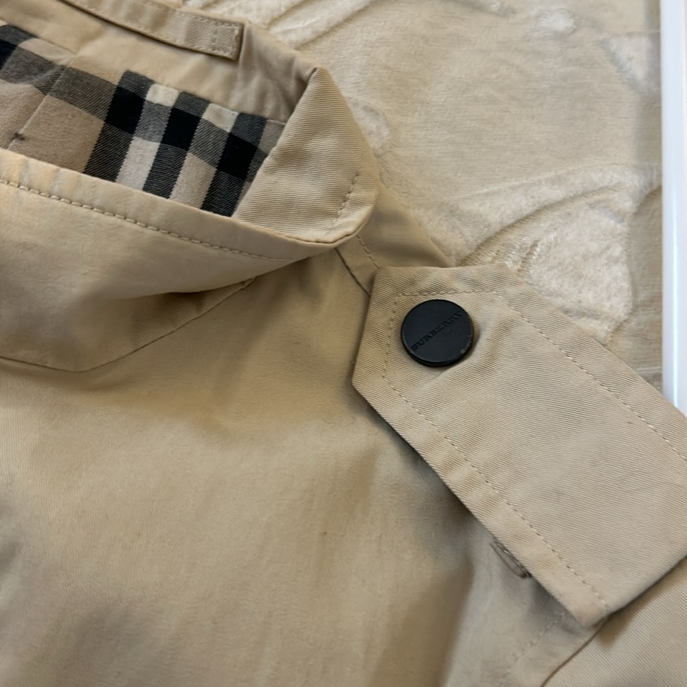 Burberry coat - Picture 3 of 7